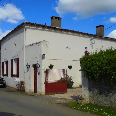 Le Lion Rouge Bed & Breakfast *