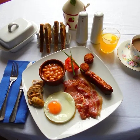 Le Lion Rouge Bed & Breakfast *